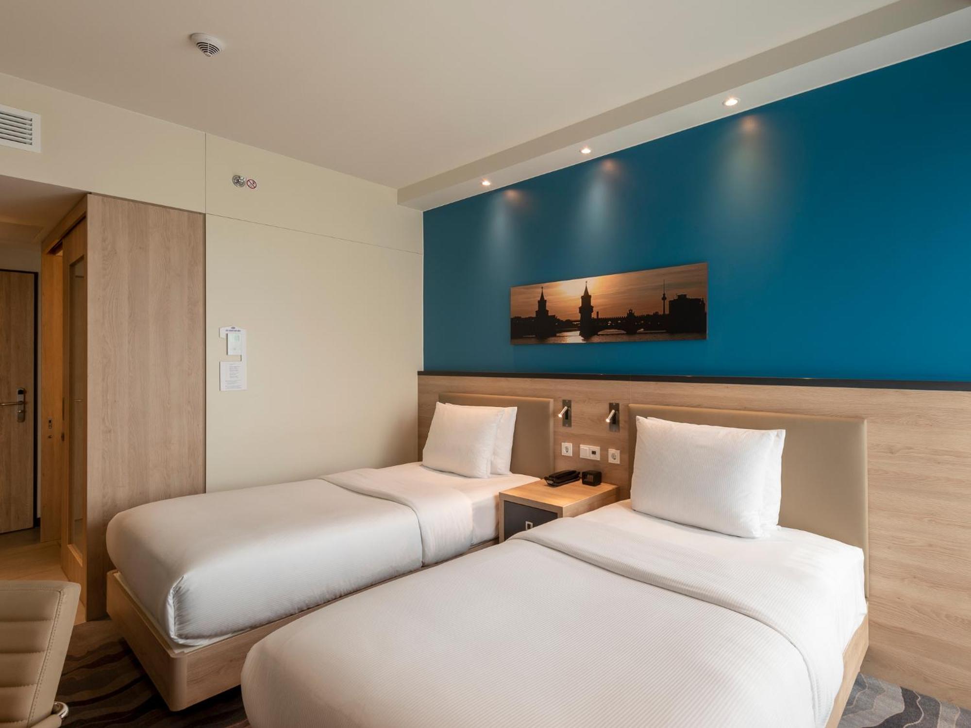 Hampton By Hilton Berlin City Centre Alexanderplatz — Fotoğraflar 3